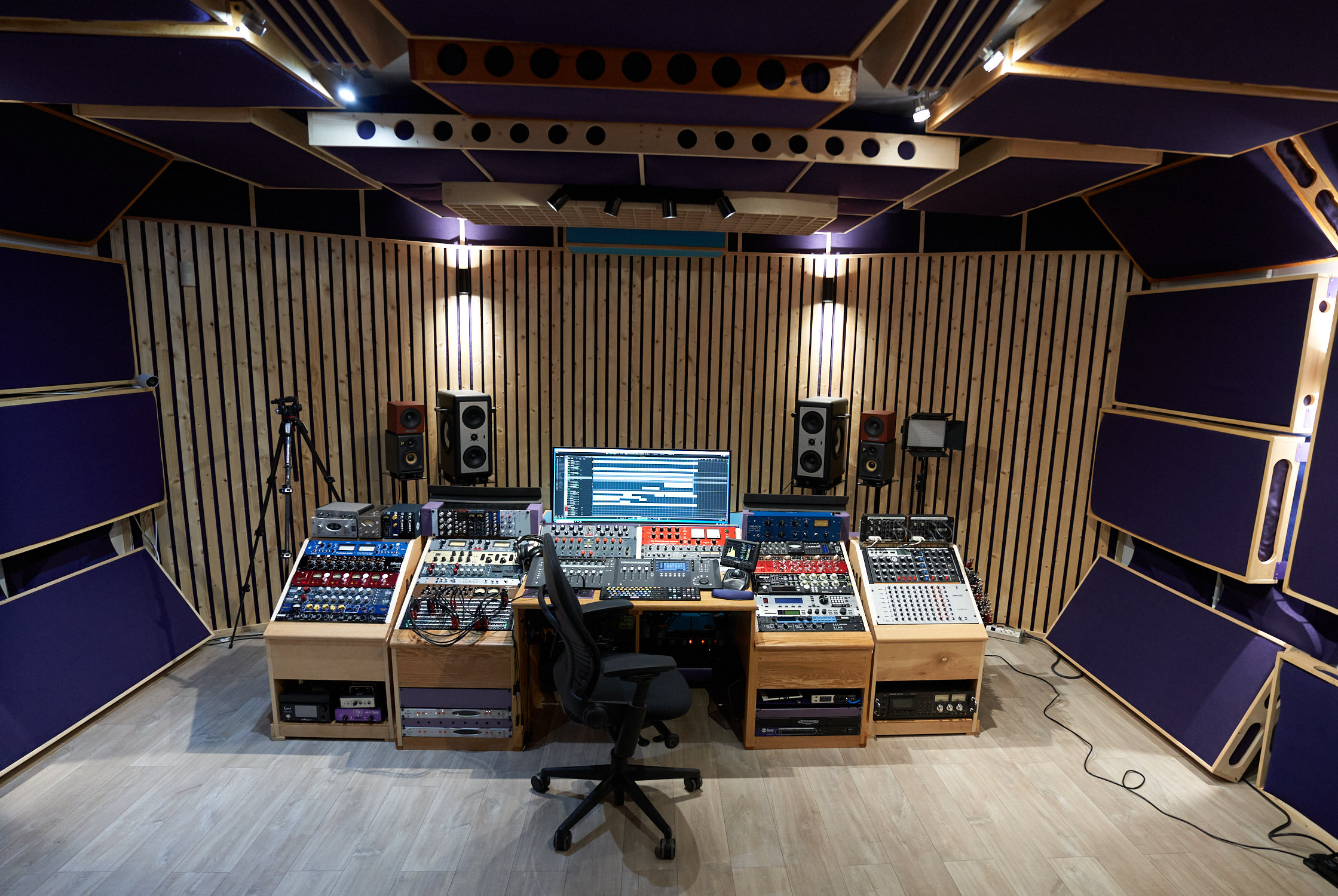 Fandango Recording mastering desk overall