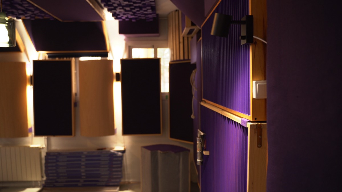 Corner bass traps and difussers