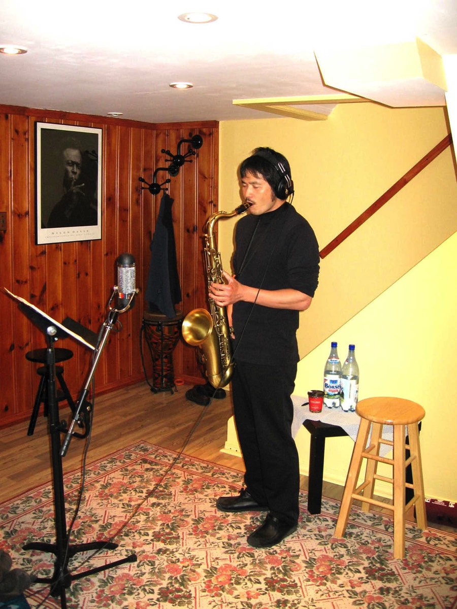 Record tenor sax with ribbon